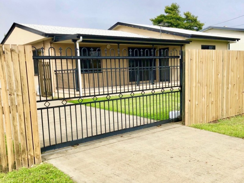 36 Schapers Road, Glenella QLD 4740