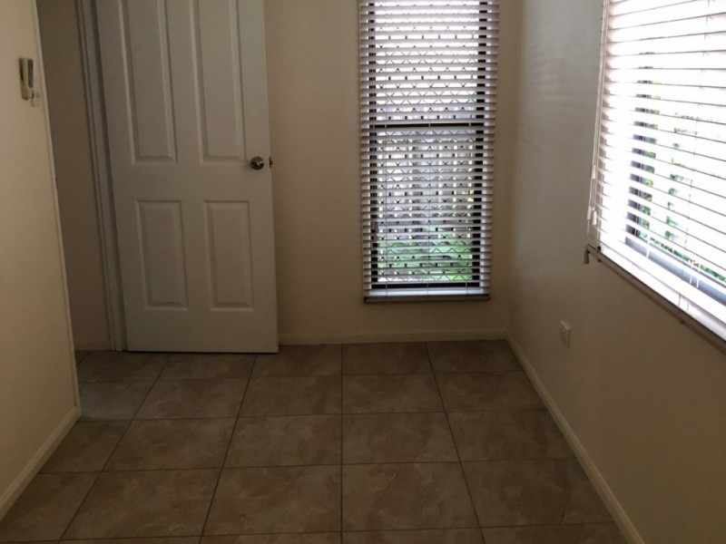 36 Schapers Road, Glenella QLD 4740