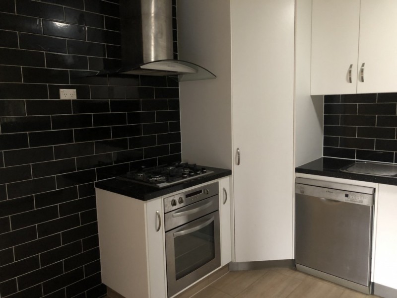 36 Schapers Road, Glenella QLD 4740