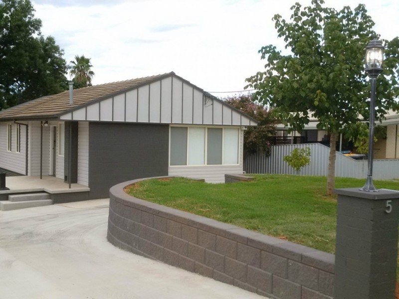 5 McNabb Crescent, Griffith NSW 2680