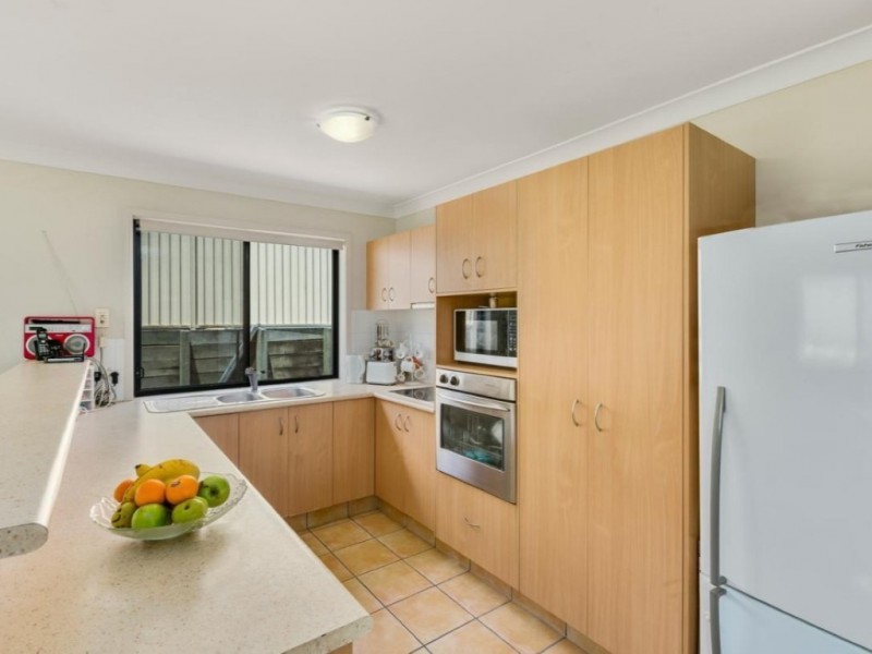 8 Katie Court, Arundel QLD 4214