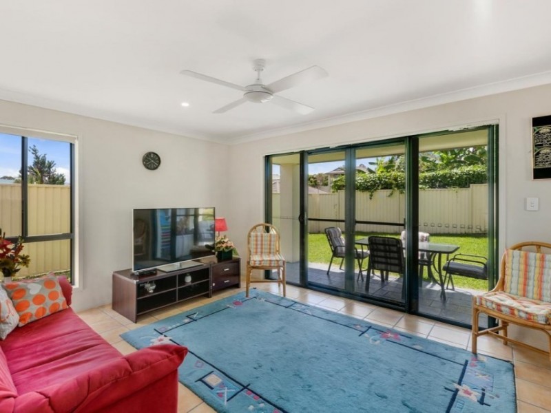 8 Katie Court, Arundel QLD 4214