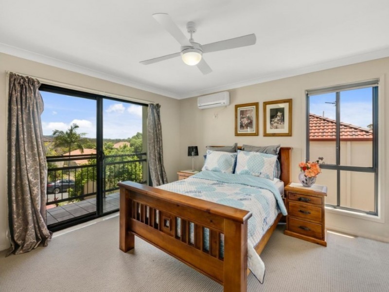 8 Katie Court, Arundel QLD 4214