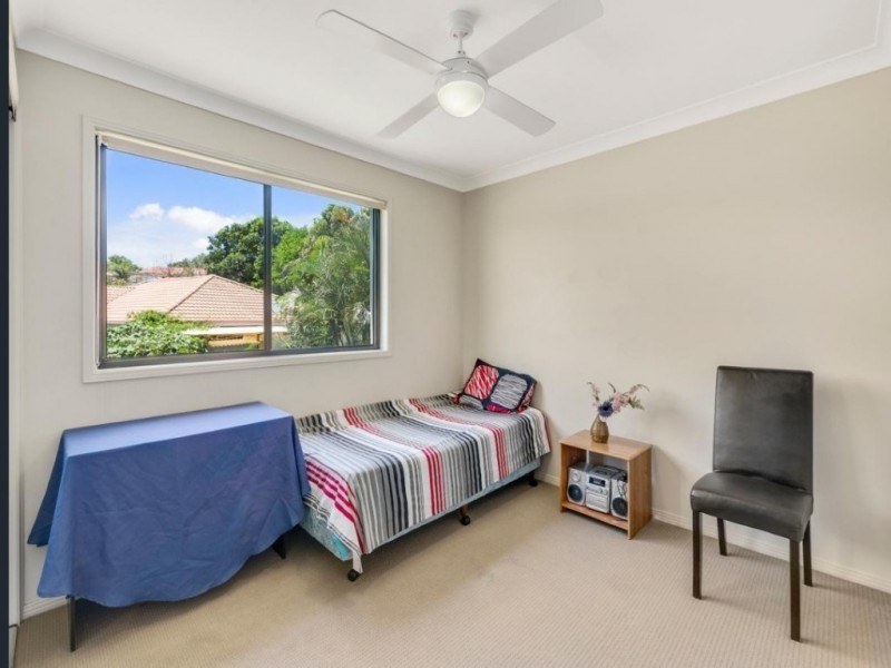 8 Katie Court, Arundel QLD 4214