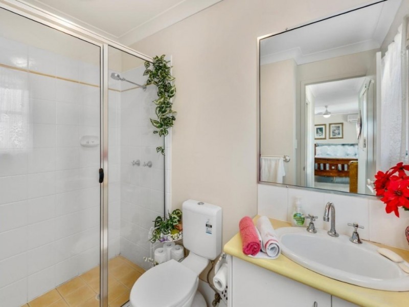 8 Katie Court, Arundel QLD 4214