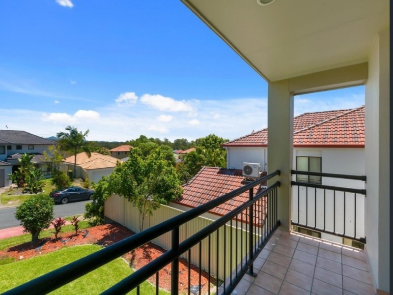 8 Katie Court, Arundel QLD 4214