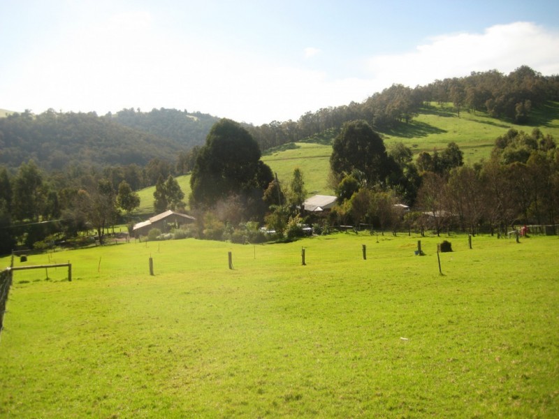 616 Collie River Road, Burekup WA 6227