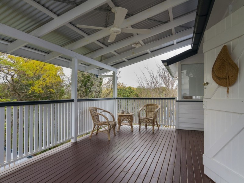 16 Pelham Street, Coorparoo QLD 4151