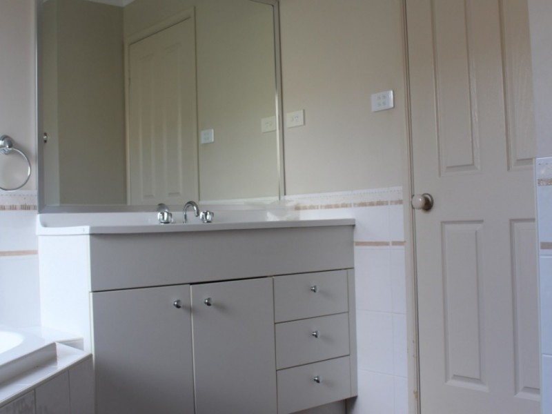 34 Evans Street, Moruya NSW 2537