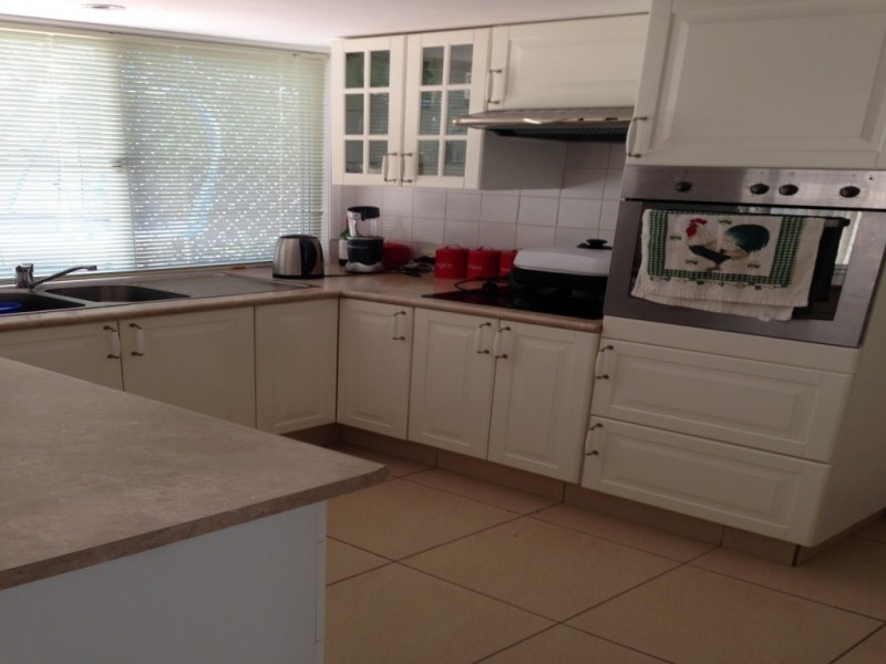 12/2 St Kevins Avenue, Benowa QLD 4217