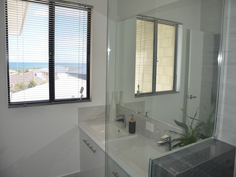 167 Lagoon Drive, Yanchep WA 6035