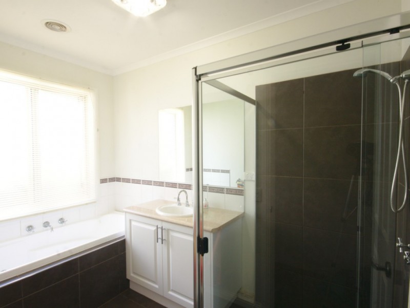 17 Ploughshare Drive, Mount Helen VIC 3350