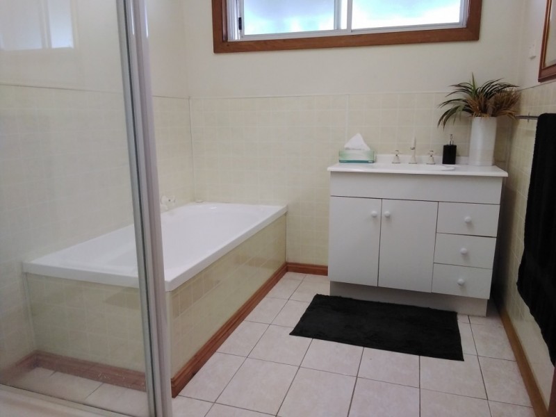 126 Victoria Street, Howlong NSW 2643