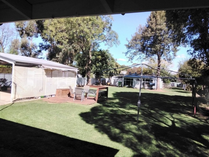 126 Victoria Street, Howlong NSW 2643