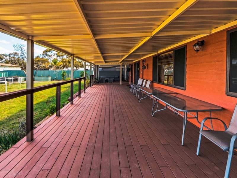 373 Piccadilly Street, West Lamington WA 6430