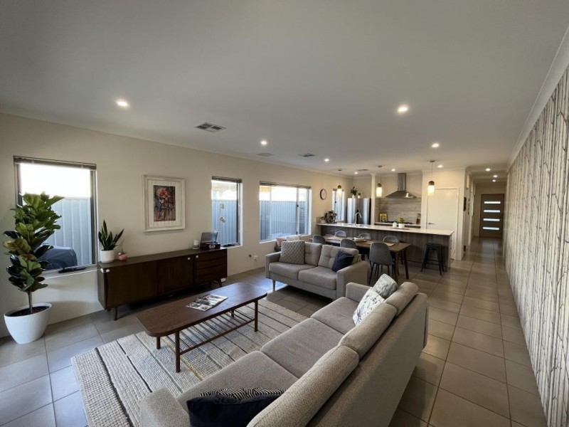 13 Amadeus Way, Success WA 6164