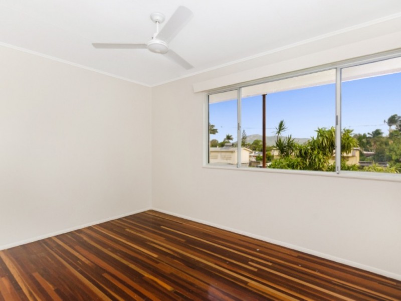 10 Etheridge Street, Mount Louisa QLD 4814