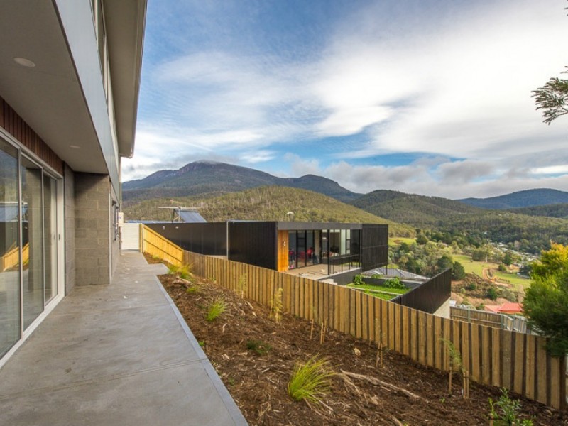 1 / 26 Jeannette Court, Lenah Valley TAS 7008