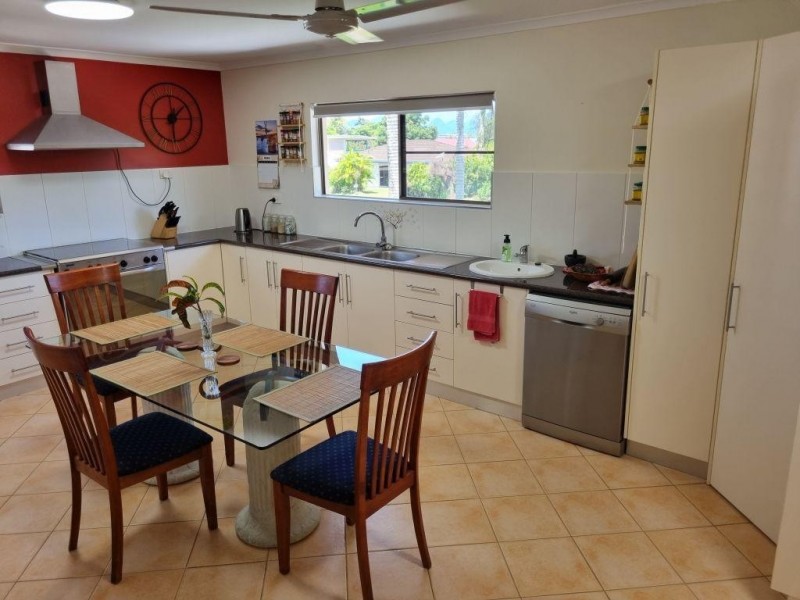 18 Landsdown Street, Cardwell QLD 4849