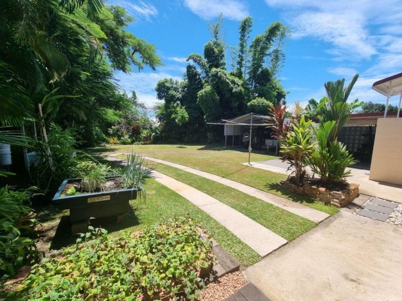 18 Landsdown Street, Cardwell QLD 4849