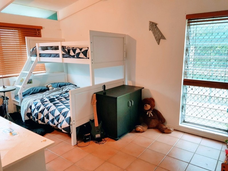 8 Cassava Street, Holloways Beach QLD 4878