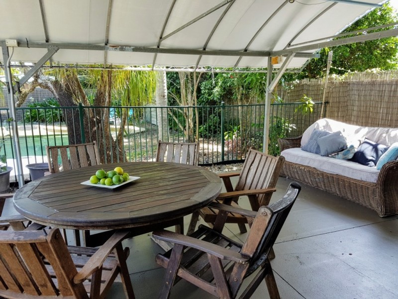 8 Cassava Street, Holloways Beach QLD 4878