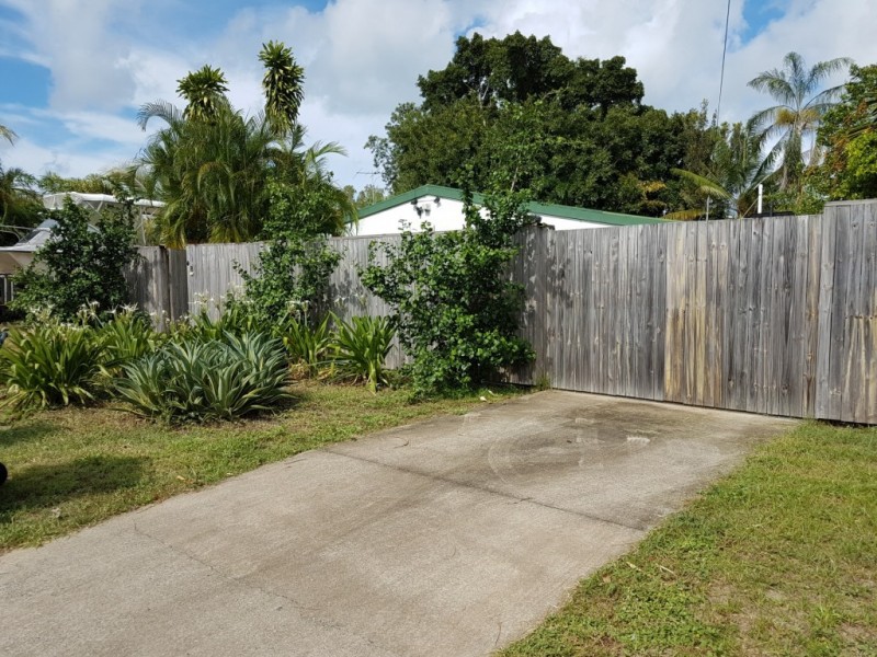 8 Cassava Street, Holloways Beach QLD 4878