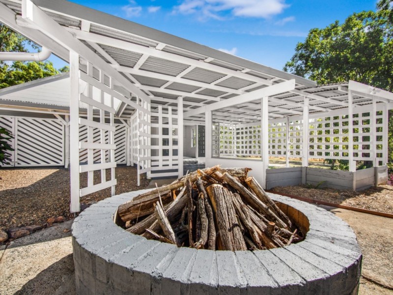 12 Buccan Rd, Buccan QLD 4207