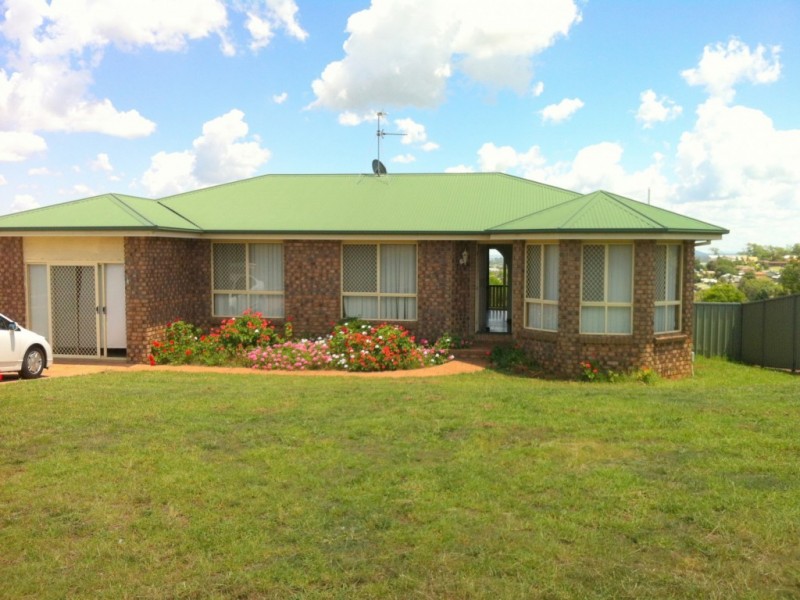 35 Dalzell Crescent, Darling Heights QLD 4350