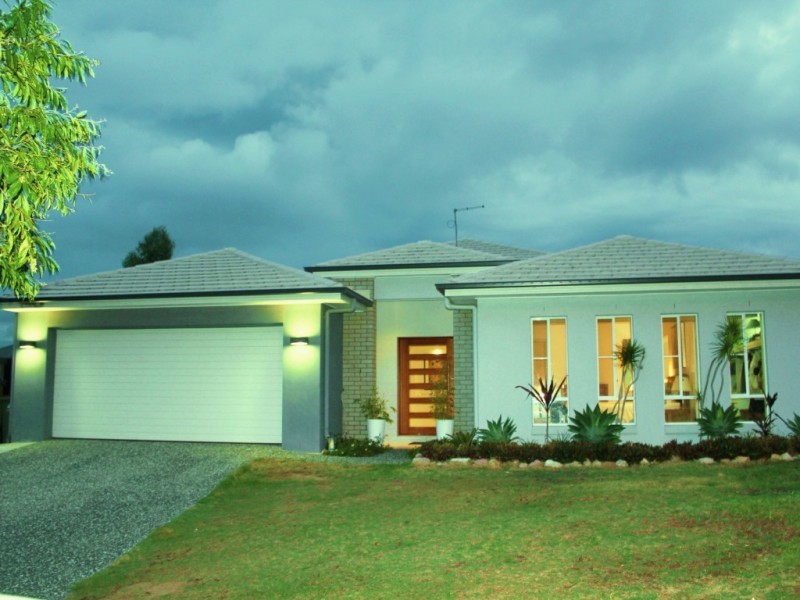 25 Ridgevale Boulevard, Holmview QLD 4207