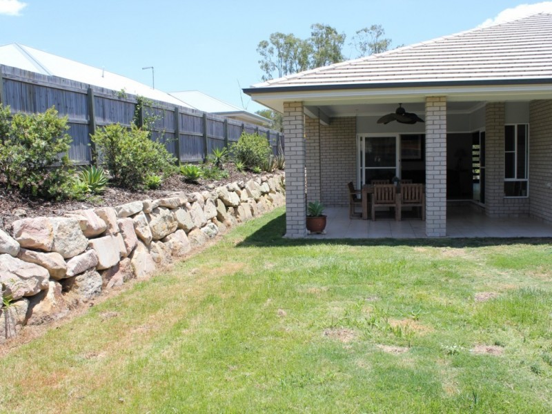 25 Ridgevale Boulevard, Holmview QLD 4207