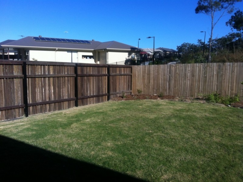 25 Ridgevale Boulevard, Holmview QLD 4207