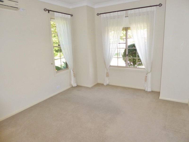 27 Northumberland Avenue, Nerang QLD 4211