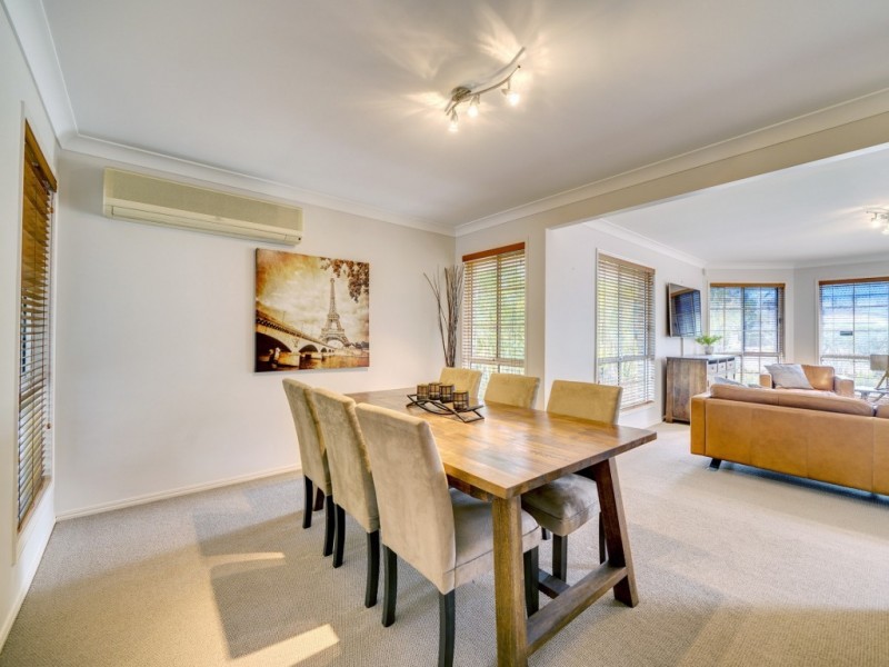 6 Cascade Close, Riverhills QLD 4074