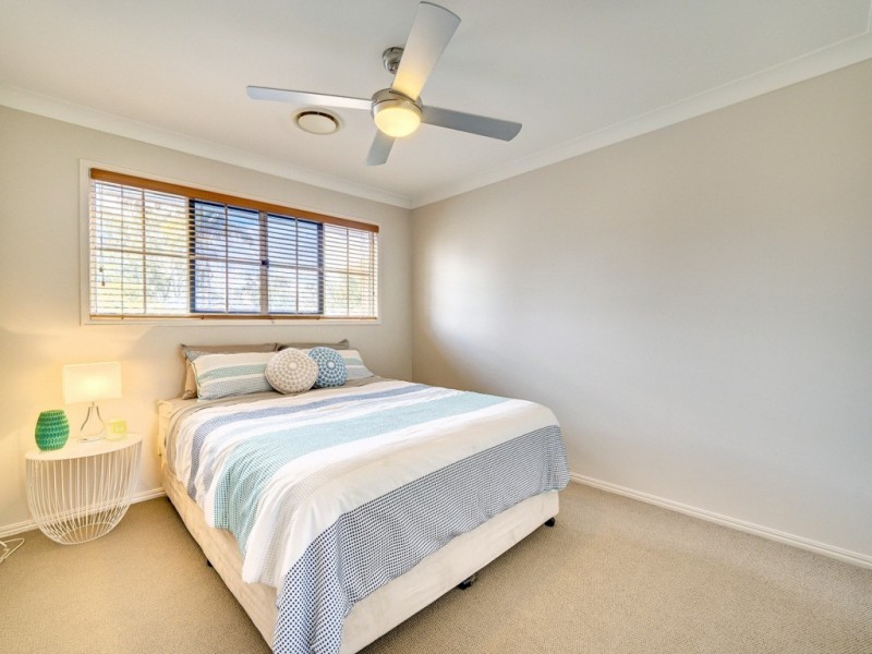 6 Cascade Close, Riverhills QLD 4074