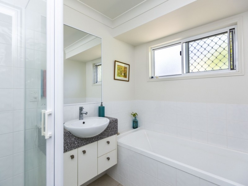 16 Rosewood Street, Taranganba QLD 4703