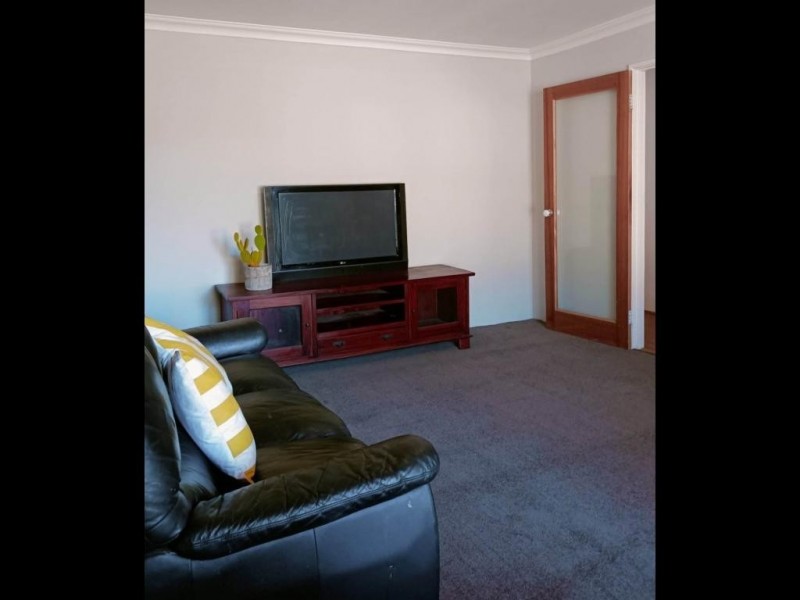 18 Sparrow Way, Spearwood WA 6163