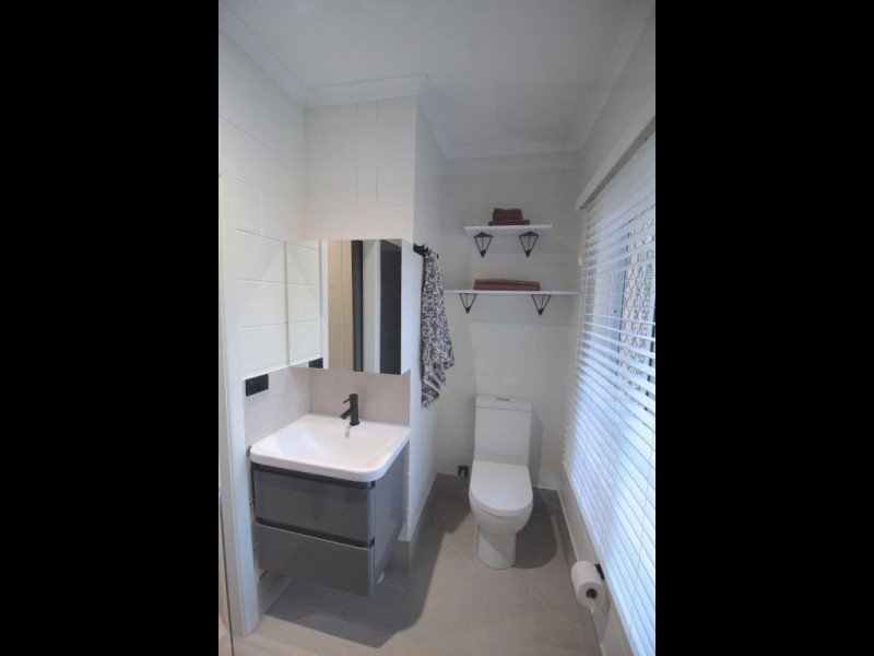 2/12-14 Ireland Cr, Whitfield QLD 4870