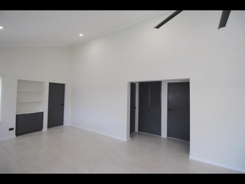 2/12-14 Ireland Cr, Whitfield QLD 4870