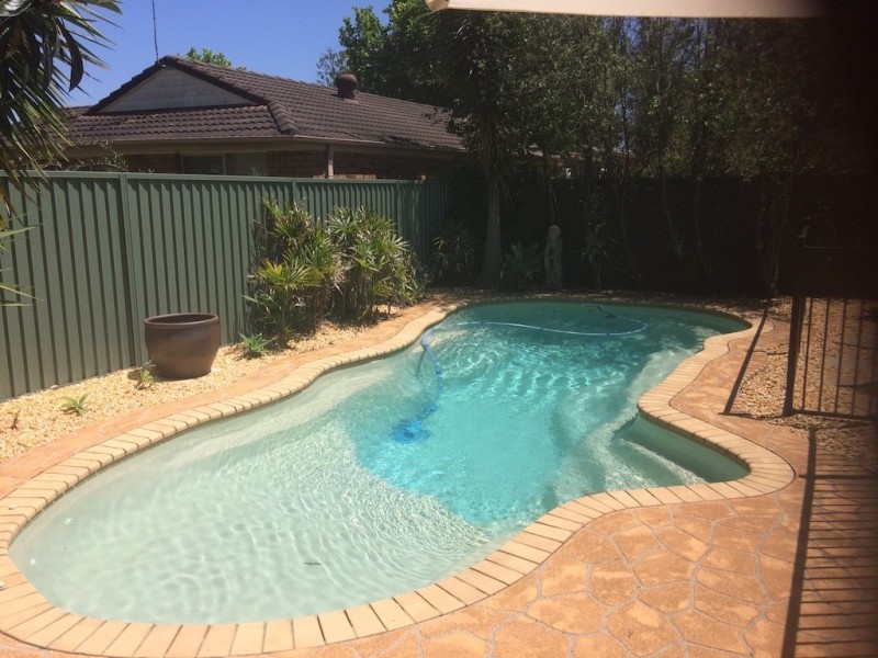 37 Derna Rd, Holsworthy NSW 2173