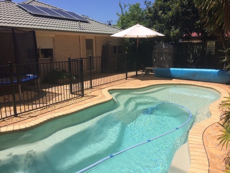 37 Derna Rd, Holsworthy NSW 2173