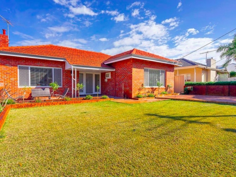 241 Grand Promenade, Doubleview WA 6018
