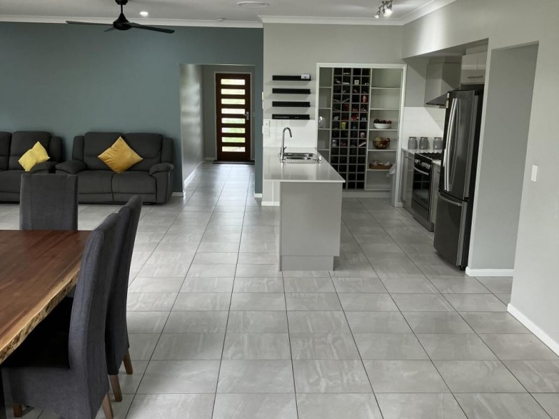2 Honeyeater Lane, Deebing Heights QLD 4306
