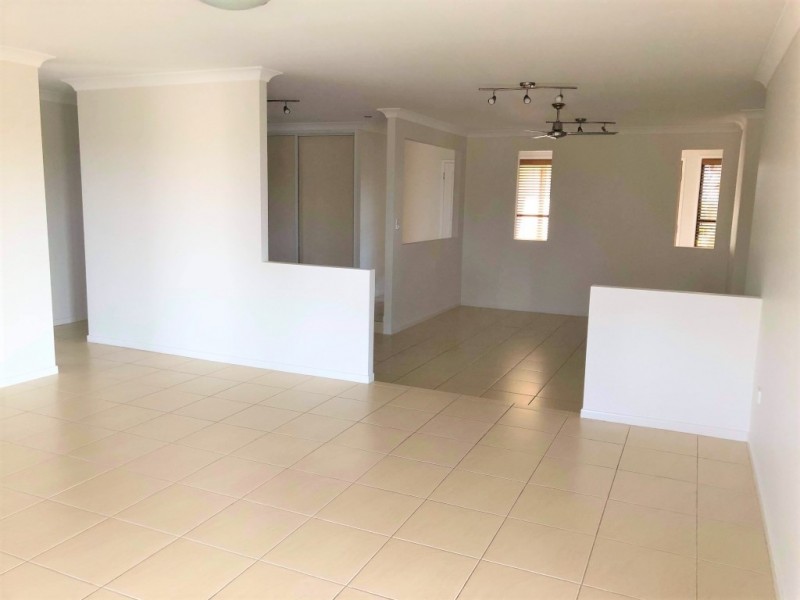 107 Parklea Drive, Placid Hills QLD 4343