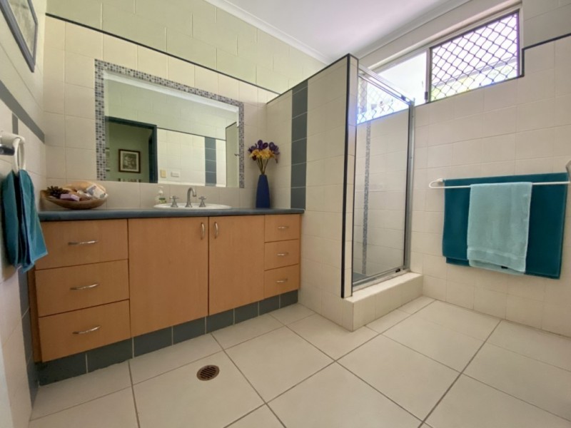 10 Hagen Close, Trinity Beach QLD 4879