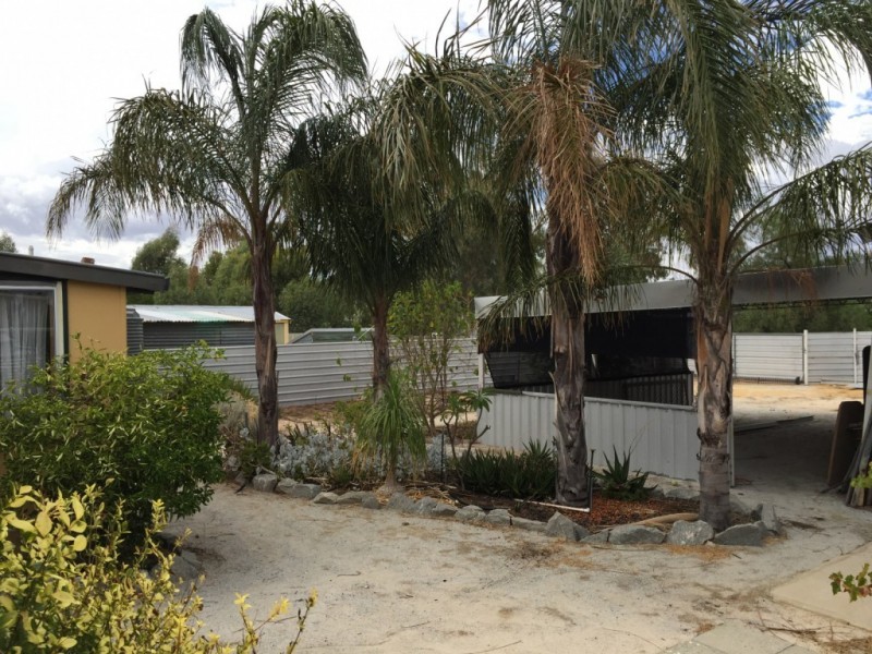 32 Gregory Street, Kellerberrin WA 6410