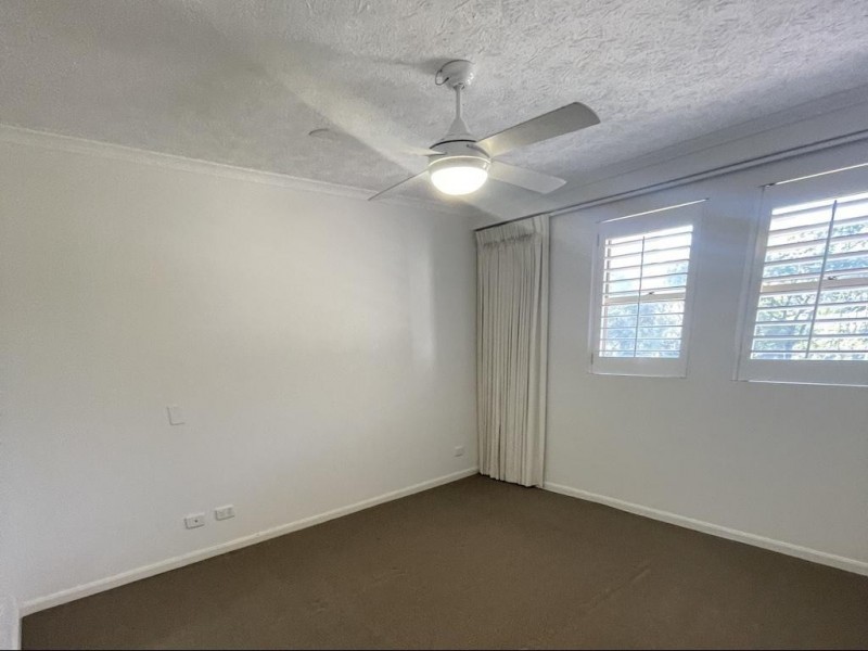 29/4 Park Avenue, Burleigh Heads QLD 4220