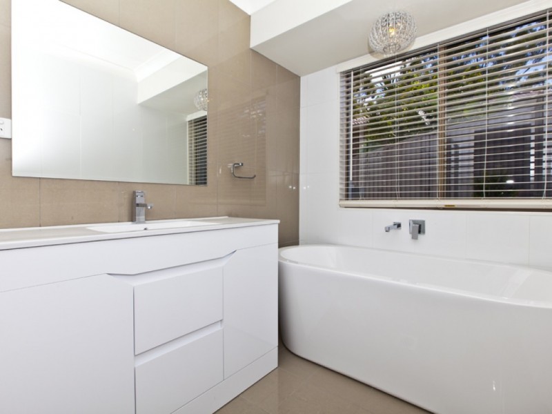 66 Yangoora Crescent, Ashmore QLD 4214