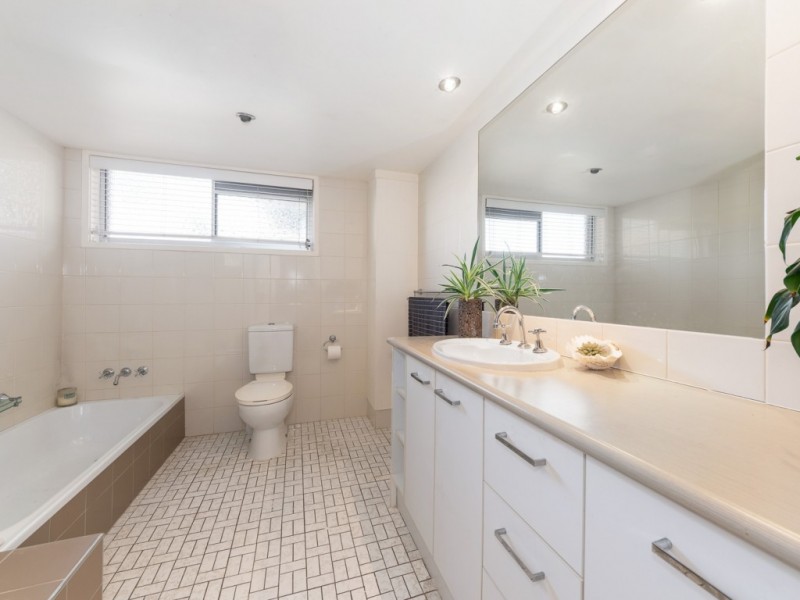 1/27 Monaco Street, Surfers Paradise QLD 4217