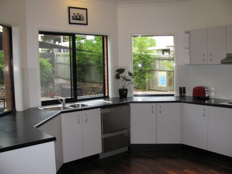 30 Pomona Street, Brighton QLD 4017